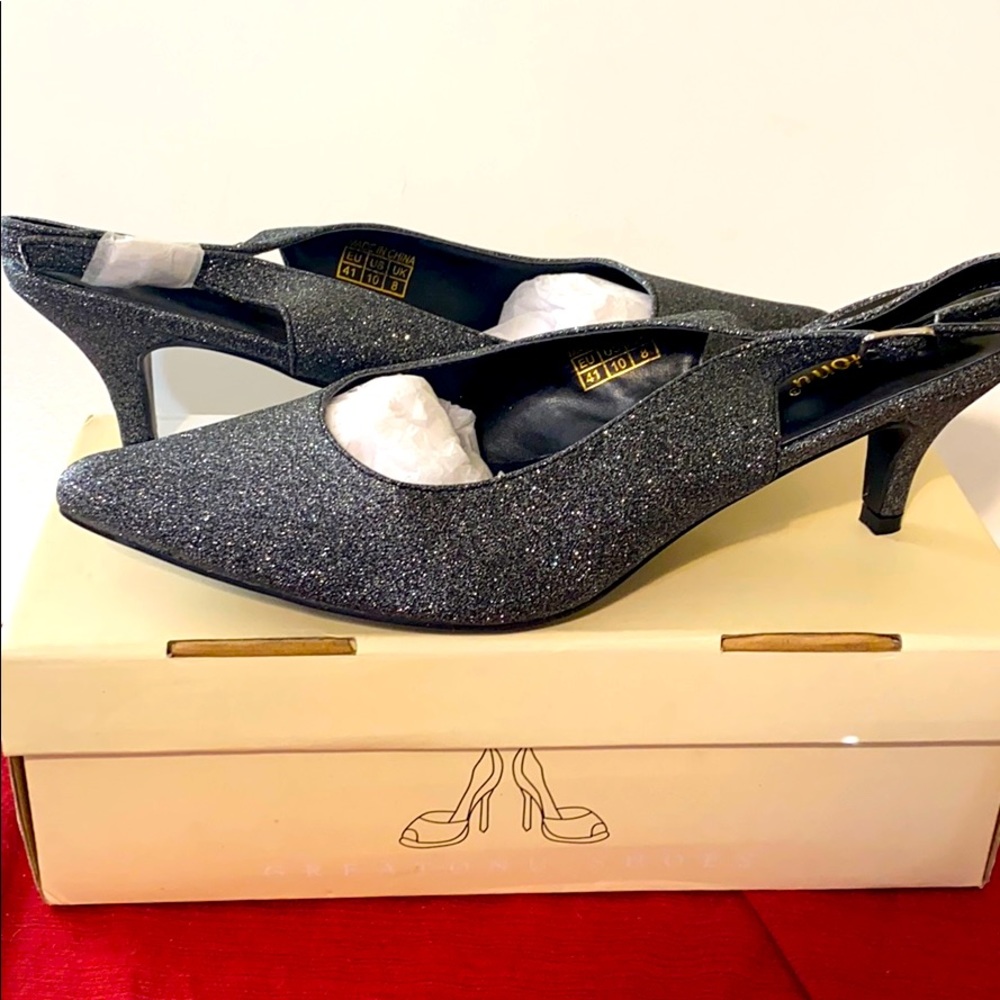 🚚 NIB Silver Glitter Low Heel Slingback